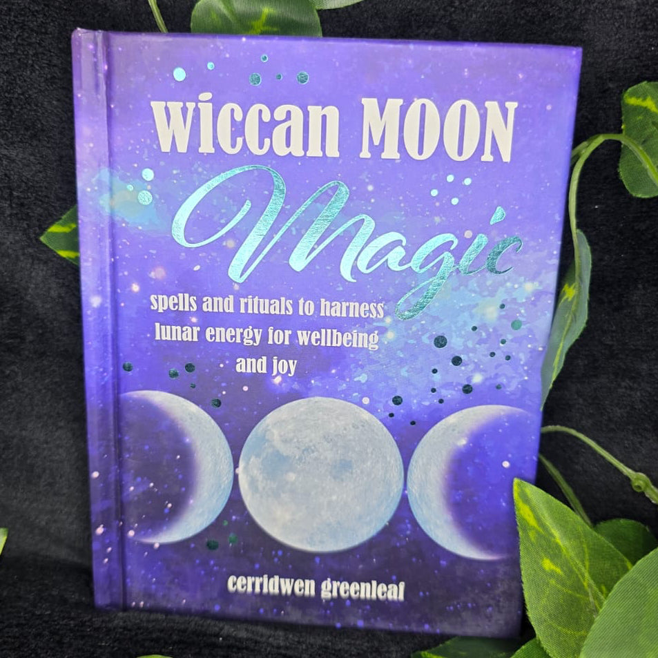 Wiccan Moon Magic (Hardcover)