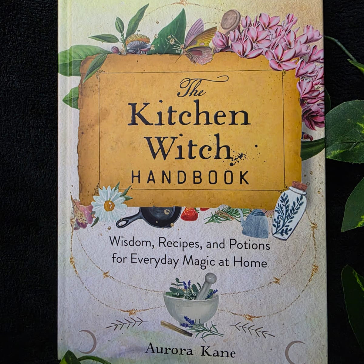 The Kitchen Witch Handbook (Hardcover)