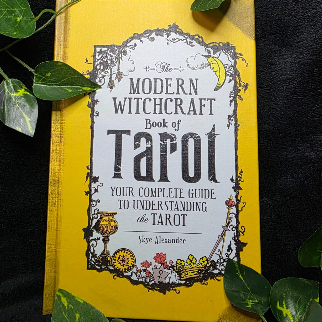 The Modern Witchcraft Book of Tarot (Hardcover)
