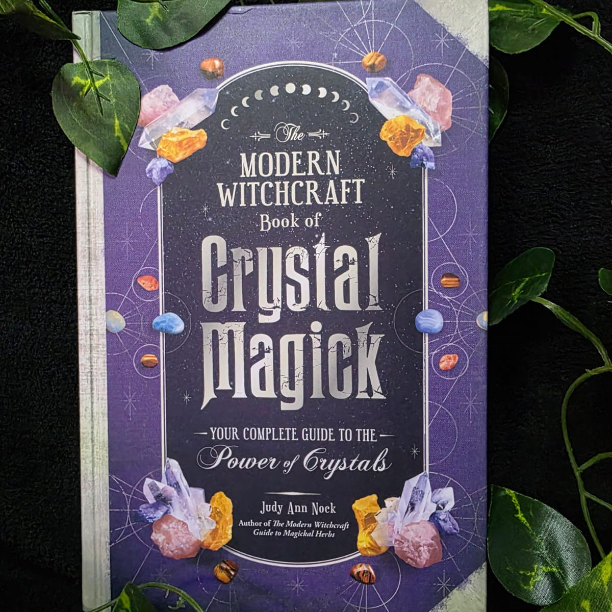 The Modern Witchcraft Book of Crystals (Hardcover)