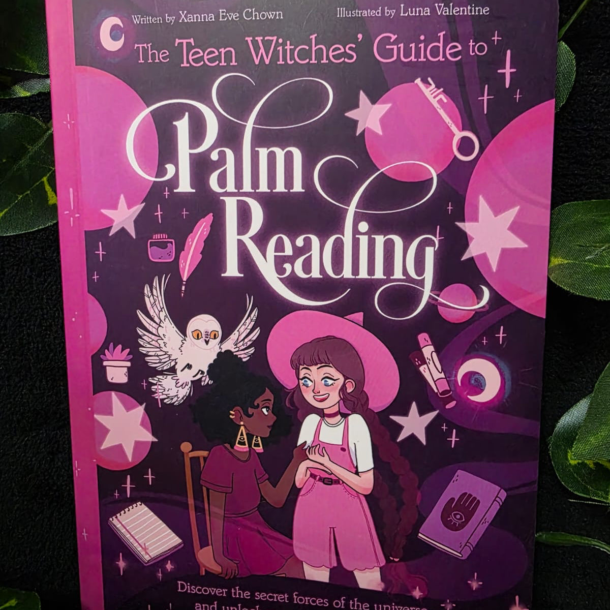 The Teen Witches’ Guide to Palm Reading