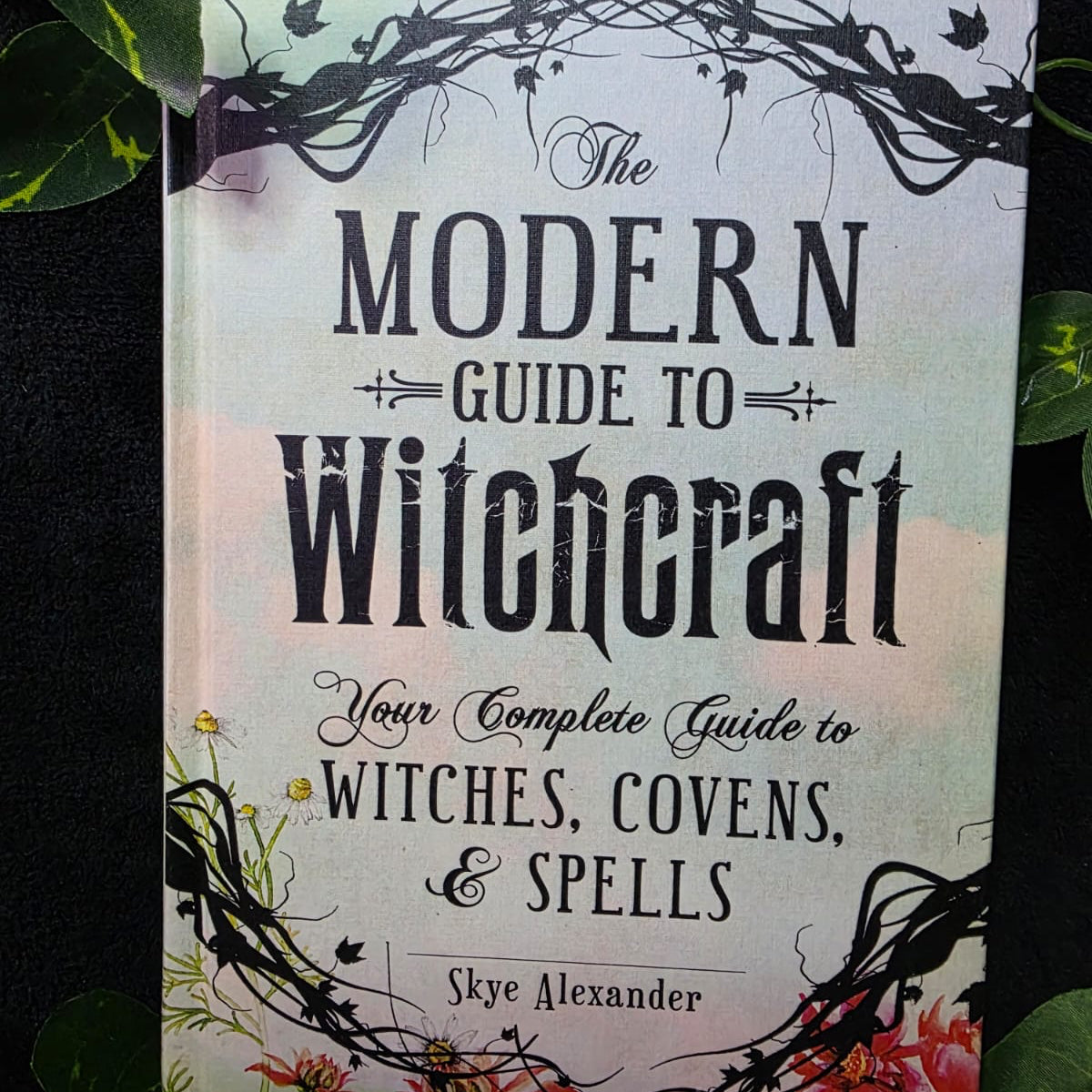 The Modern Guide to Witchcraft (Hardcover)