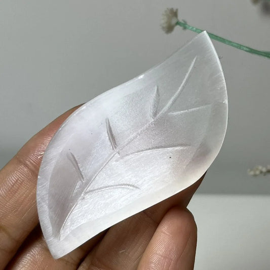 Selenite Crystal Leaf Charging Plate